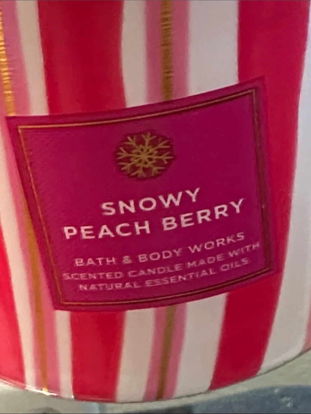 Bath & Body Works Snowy Peach Berry 3 wick Candle new gift hot pink holiday